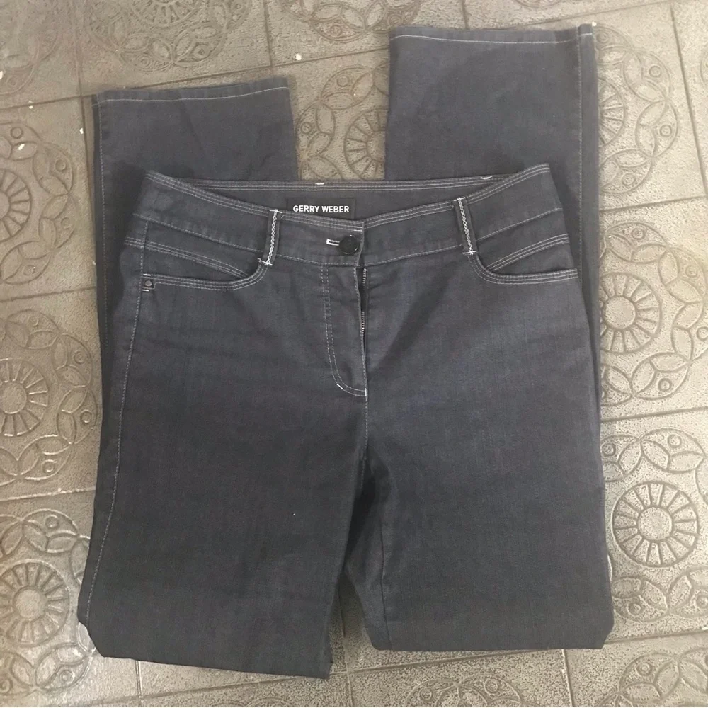 Gerry Weber Dark Wash Slim Style Jeans - Size 8 - Picture 2 of 11